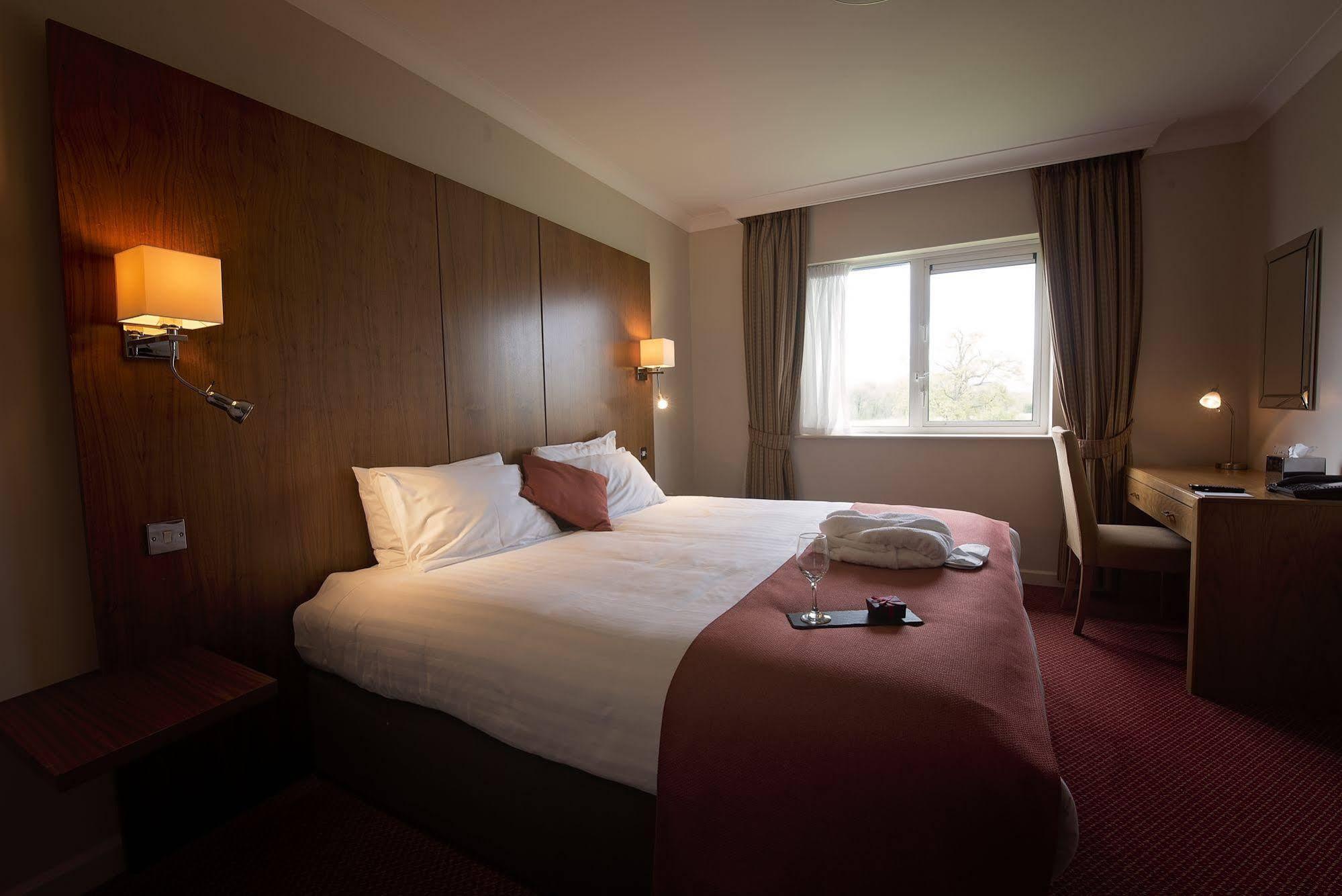 Horwood House Hotel Milton Keynes Exterior foto